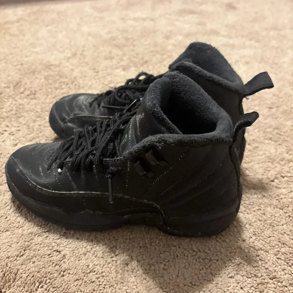 Jordan 12 Retro Black High Top Unisex Kids Sneakers Size 5Y Synthetic